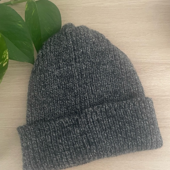 Women’s Wool Hat - Northern Watters Knitwear - Picture 4 of 5